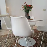 Rustieke Studio Met Zeezicht